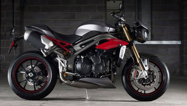 Triumph Speed Triple 1050 R Review